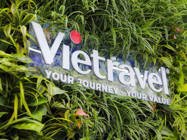Vietravel bị phạt 295 triệu đồng, lộ giao dịch hơn 3.500 tỷ đồng chưa được thông qua- Ảnh 1.