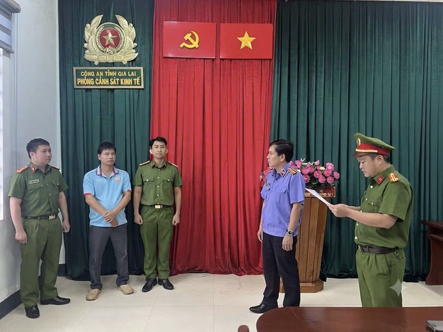 Bắt bị can bán 12.000m3 cát lậu, thu lợi 2,4 tỷ đồng- Ảnh 1.