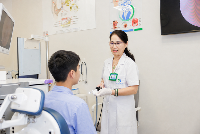 Sụt 3kg trong 1 tháng, tự mua thuốc điều trị bệnh nhi 14 tuổi phát hiện ung thư di căn - Ảnh 2.