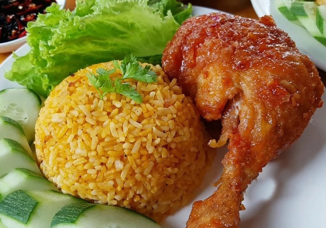 Nhiều người nghi ngộ độc sau ăn cơm gà ở Khánh Hòa, Bộ Y tế vào cuộc- Ảnh 1.