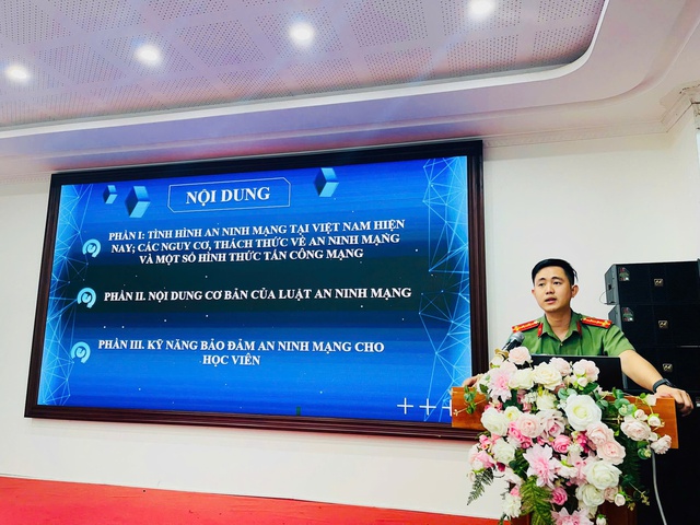 Điện Bi&ecirc;n: Cập nhật quy định mới về an ninh mạng v&agrave; an to&agrave;n giao th&ocirc;ng cho c&aacute;n bộ cơ sở - Ảnh 2.