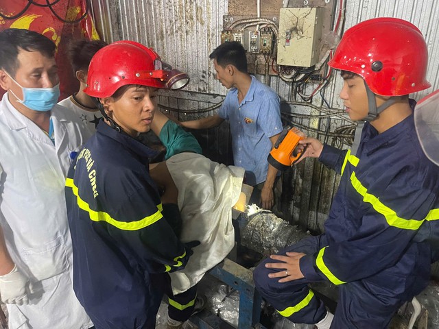 Bác sĩ kể lại quyết định sinh tử cứu nam thanh niên mắc kẹt trong máy công nghiệp- Ảnh 1.