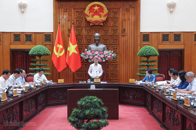 Thủ tướng: Một chương tr&igrave;nh mục ti&ecirc;u quốc gia c&oacute; tới 54 văn bản hướng dẫn - Ảnh 2.