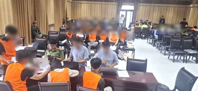 Hành trình bắt giữ đường dây bẫy người trẻ đổi đời bằng tiền ảo ở Đà Nẵng - Ảnh 2.