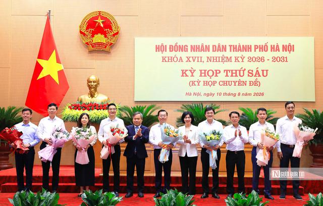 Hà Nội miễn nhiệm Ủy viên UBND thành phố với 11 giám đốc sở, nghành - Ảnh 1.