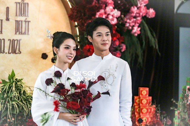 Cuộc sống l&agrave;m d&acirc;u miền T&acirc;y trong biệt phủ của mỹ nh&acirc;n showbiz, cưới kh&ocirc;ng cần s&iacute;nh lễ - Ảnh 2.