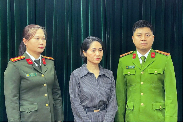 X&eacute;t xử nữ gi&aacute;m đốc tổ chức show 'Về đ&acirc;y bốn c&aacute;nh chim trời' - Ảnh 2.