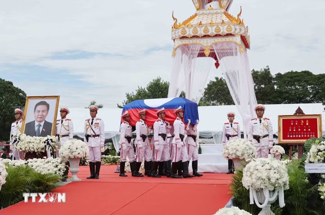 Thường trực Ban Bí thư Trần Cẩm Tú dự Lễ truy điệu Chủ tịch Quốc hội Lào Saysomphone Phomvihane - Ảnh 1.