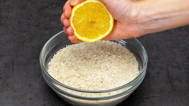 Khi nấu cơm chỉ cần thêm vài giọt nước này, điều bất ngờ sẽ xảy ra khi cơm chín - Ảnh 2.