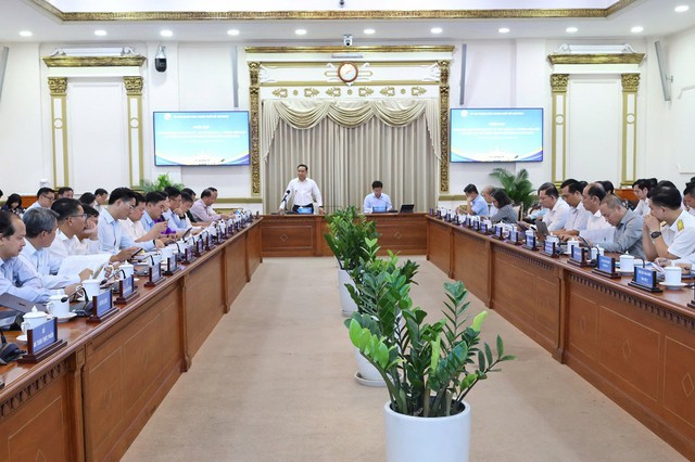 Tp.HCM: 7 tháng thu ngân sách hơn 570.000 tỷ đồng, FDI tăng vọt 144,5%- Ảnh 1.