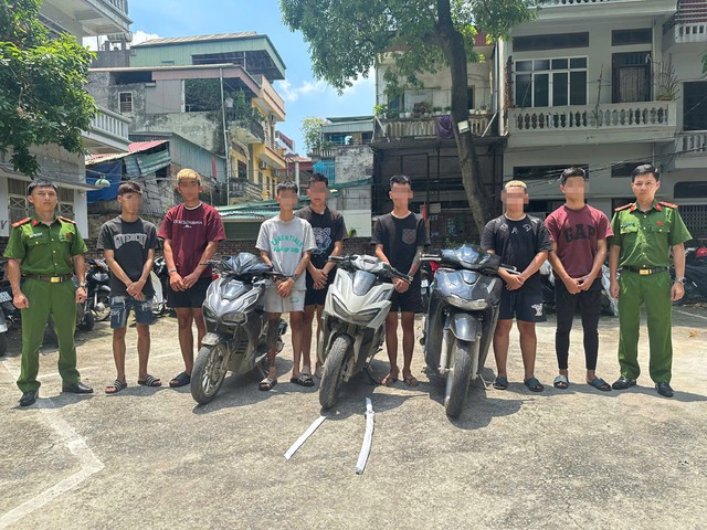 Khởi tố 7 thanh niên từ 17-19 tuổi, vô cớ chém trọng thương người đi đường- Ảnh 1.