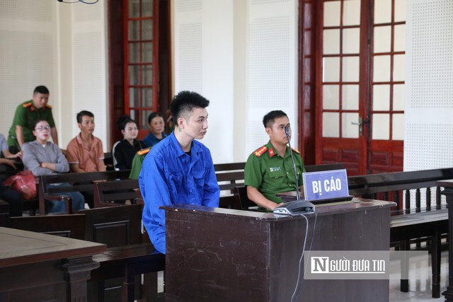 Hối hận muộn màng của kẻ dùng dao đâm nhiều nhân viên y tế ở Nghệ An- Ảnh 2.