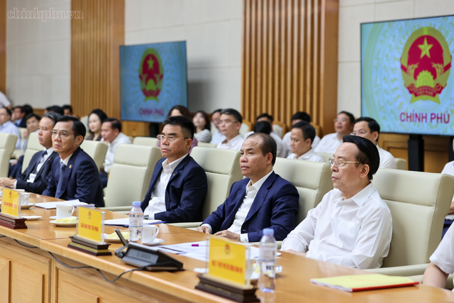 Thủ tướng yêu cầu các ngân hàng giảm thực chất lãi suất cho vay - Ảnh 4.