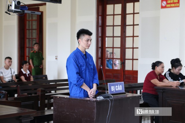 Hối hận muộn màng của kẻ dùng dao đâm nhiều nhân viên y tế ở Nghệ An- Ảnh 1.