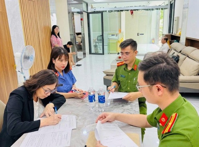 Dùng tài khoản cá nhân mua bán vàng bạc để trốn thuế, chủ doanh nghiệp bị khởi tố - Ảnh 1.
