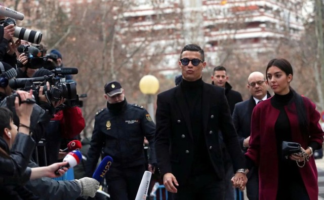 Chi tiết gây bất ngờ tại đám cưới của Ronaldo - Ảnh 2.
