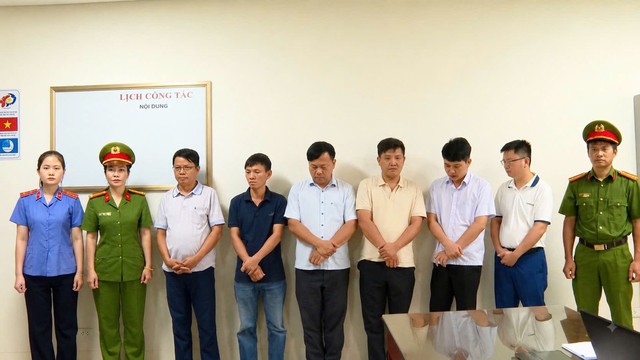 Khởi tố thêm 6 bị can trong vụ làm giả hồ sơ thí nghiệm vật liệu xây dựng- Ảnh 1.