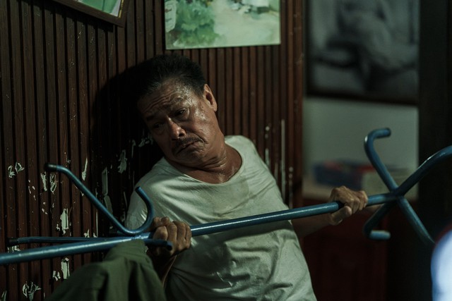 NSƯT Cao Minh tái xuất điện ảnh ở tuổi 65, tự mình thực hiện cảnh mạo hiểm- Ảnh 3.