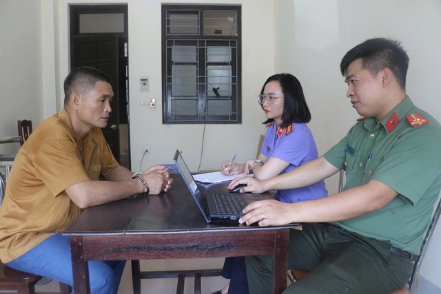 Triệt phá đường dây rút trộm dầu diezen ngành đường sắt, khởi tố 21 đối tượng - Ảnh 1.