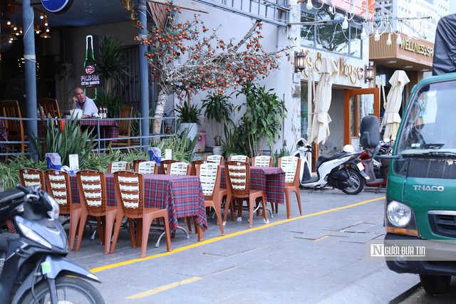 Đ&ocirc; thị Quy Nhơn kẻ lại vỉa h&egrave;, trả kh&ocirc;ng gian cho người đi bộ- Ảnh 3.