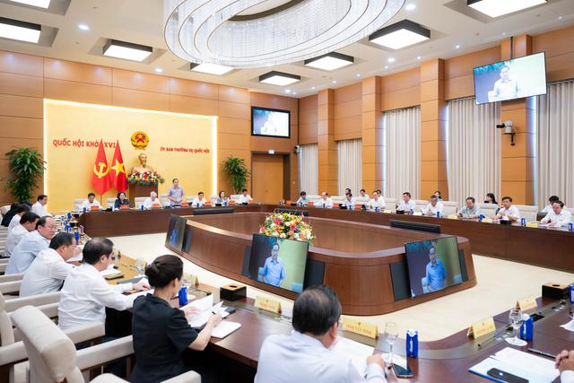 Chủ tịch Quốc hội: Xây dựng luật để mở đường cho phát triển- Ảnh 3.