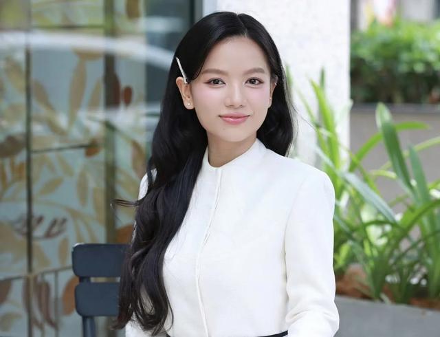 "O Hồng" của Mưa đỏ chinh phục khán giả bằng hình ảnh mới- Ảnh 3.