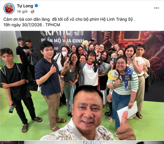 NSND Tự Long gây bất ngờ ở tuổi 53 - Ảnh 1.