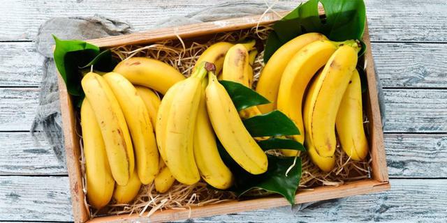 Ăn 3 quả chuối mỗi ngày theo lời hàng xóm, người đàn ông bất ngờ khi đi khám - Ảnh 1.