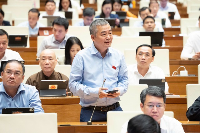 ĐBQH: Sức ép tự chủ khiến bác sĩ giỏi tìm đường lên các thành phố, mở phòng khám tư- Ảnh 1.