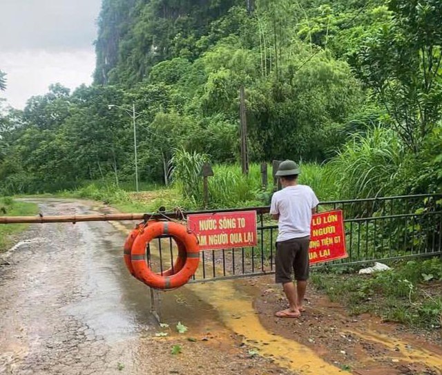 Mưa lũ chia cắt nhiều khu vực ở Thanh Hóa- Ảnh 2.