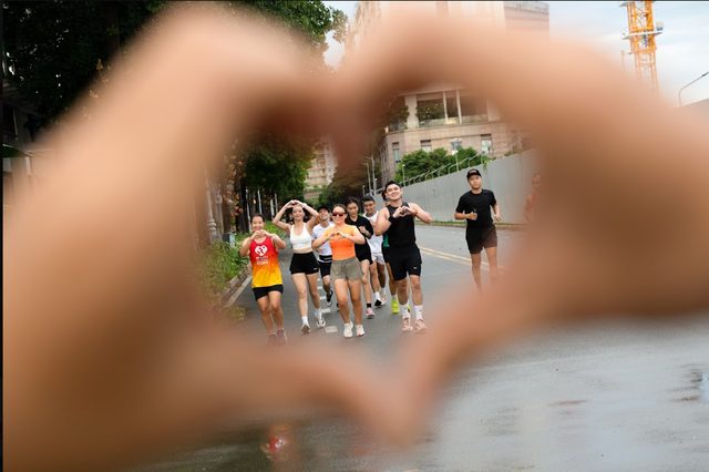 Chiến dịch chạy bộ trực tuyến trong khuôn khổ giải Marathon quốc tế Hà Nội Techcombank cán mốc gây quỹ 5 tỷ đồng chỉ trong 11 ngày - Ảnh 2.