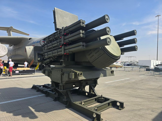 Nga nhận 2 biến thể Pantsir cùng lúc trong bối cảnh liên tục bị drone quấy nhiễu - Ảnh 3.