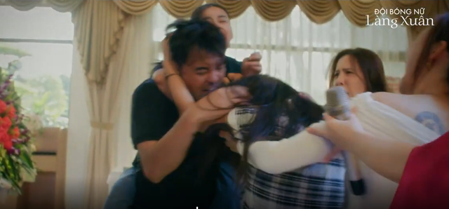 Tuấn T&uacute; - một &ocirc;ng chồng "b&aacute;o đời" v&agrave; Đan L&ecirc; &ndash; một c&ocirc; vợ cam chịu g&acirc;y ch&uacute; &yacute; tr&ecirc;n m&agrave;n ảnh - Ảnh 3.