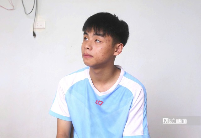 Cậu học trò nghèo xa mẹ từ 2 tuổi, mò cua bắt ốc mưu sinh đỗ Học viện chính trị - Ảnh 2.