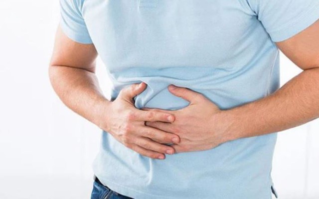 Sụt 8 kg sau 1 năm, người đàn ông 60 tuổi bất ngờ khi đi khám - Ảnh 1.