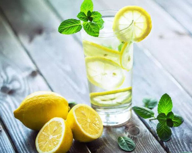 Thường xuyên uống thứ nước quen thuộc này có thể giúp giảm nguy cơ sỏi thận - Ảnh 2.