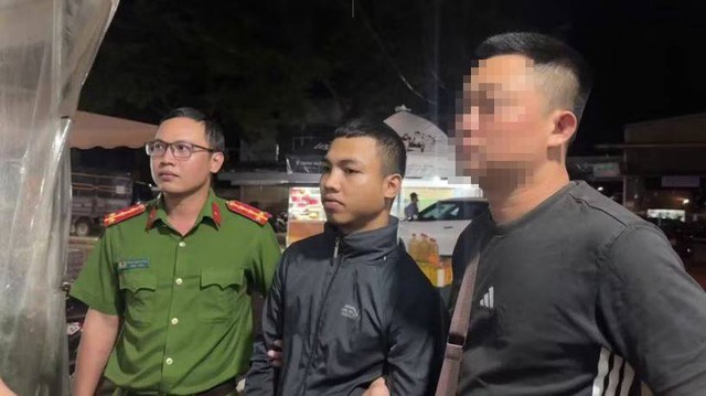Bắt thanh ni&ecirc;n 20 tuổi giở tr&ograve; đồi bại với người phụ nữ 63 tuổi- Ảnh 1.