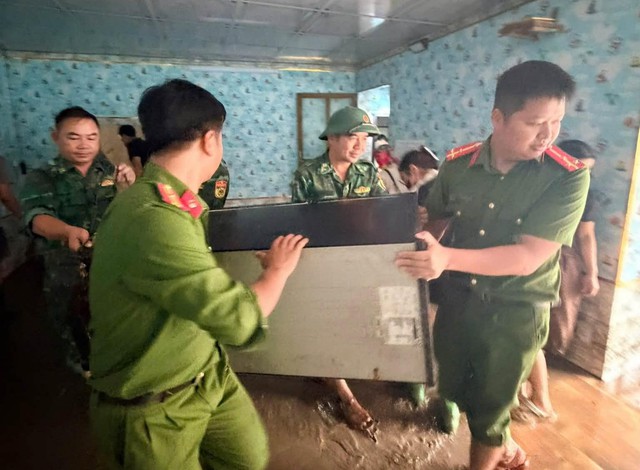 Mường Lát hoãn tựu trường vì mưa lũ, nhiều địa bàn bị chia cắt, cô lập- Ảnh 7.
