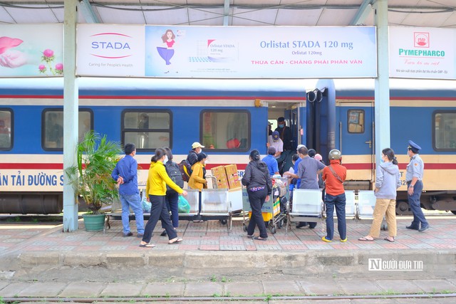 Vé Tết 2027 vừa mở bán, người xa quê đã lo đường về- Ảnh 4.