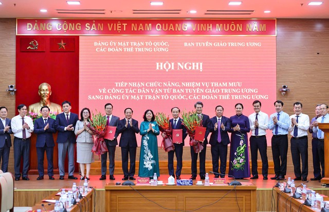 Tiếp nhận chức năng, nhiệm vụ tham mưu công tác dân vận về Đảng ủy MTTQ, các đoàn thể Trung ương - Ảnh 3.