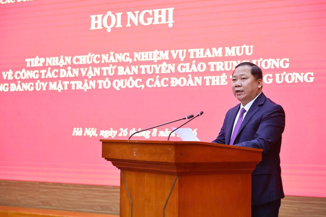 Tiếp nhận chức năng, nhiệm vụ tham mưu công tác dân vận về Đảng ủy MTTQ, các đoàn thể Trung ương - Ảnh 2.