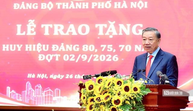 Tổng B&iacute; thư, Chủ tịch nước T&ocirc; L&acirc;m trao Huy hiệu Đảng tặng c&aacute;c đảng vi&ecirc;n l&atilde;o th&agrave;nh - Ảnh 3.