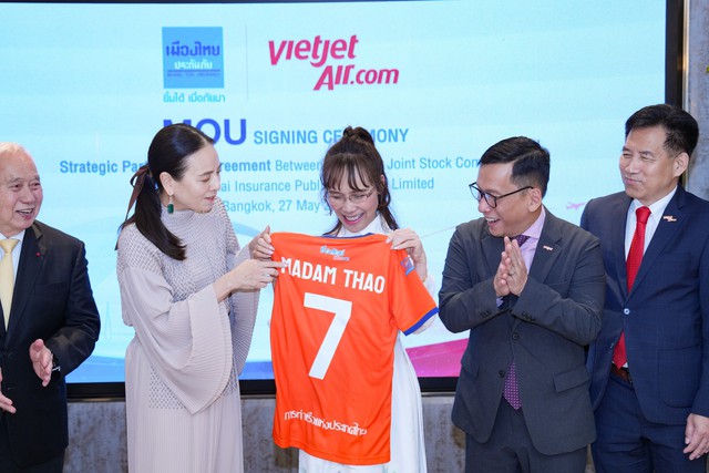 Hai “Madam” và mối duyên với bóng đá Việt Nam - Thái Lan - Ảnh 2.