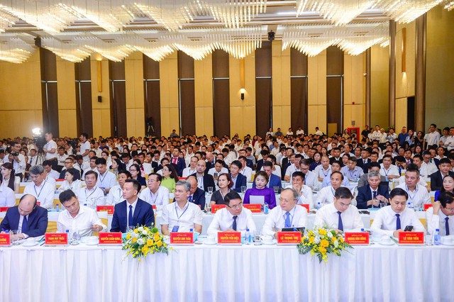 Chủ tịch tỉnh Thanh H&oacute;a T&ocirc; Anh Dũng: "Doanh nghiệp n&oacute;i thẳng, n&oacute;i thật, n&oacute;i đ&uacute;ng vấn đề" - Ảnh 2.