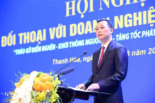 Chủ tịch tỉnh Thanh H&oacute;a T&ocirc; Anh Dũng: "Doanh nghiệp n&oacute;i thẳng, n&oacute;i thật, n&oacute;i đ&uacute;ng vấn đề" - Ảnh 3.