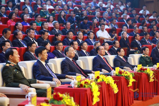 Tổng B&iacute; thư, Chủ tịch nước T&ocirc; L&acirc;m dự Lễ c&ocirc;ng bố th&agrave;nh lập th&agrave;nh phố Quảng Ninh- Ảnh 4.