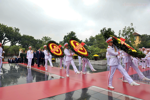 L&atilde;nh đạo Đảng, Nh&agrave; nước v&agrave;o Lăng viếng Chủ tịch Hồ Ch&iacute; Minh nh&acirc;n dịp Quốc kh&aacute;nh 2/9 - Ảnh 3.