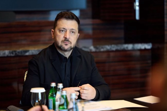 Ông Zelensky giao nhiệm vụ cho quân đội Ukraine: 1.000 drone tầm xa nhắm vào Nga mỗi ngày - Ảnh 1.