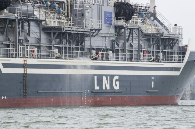 Đằng sau việc một nước thành viên EU mua LNG từ Nga khi lệnh cấm treo lơ lửng- Ảnh 1.
