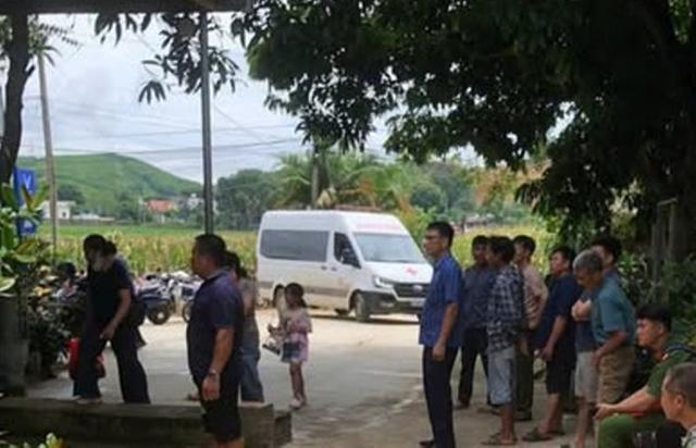 Hai vợ chồng tử vong nghi do điện giật khi lau bể cá cảnh - Ảnh 1.